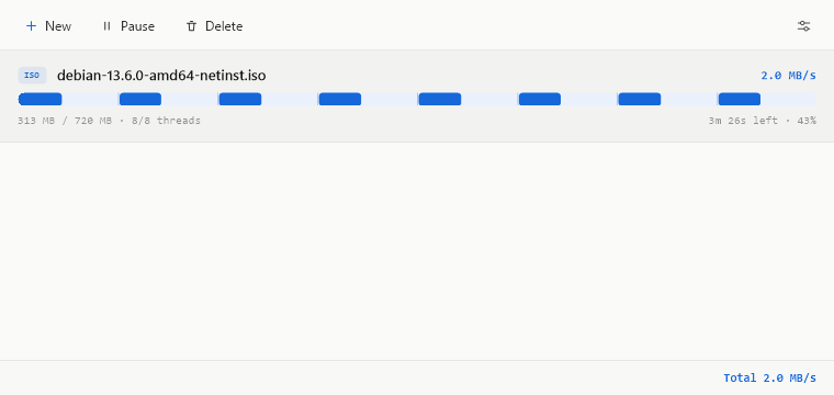 Clean Download Manager on Windows: one 720 MB file at 43%, 8 of 8 threads, 2.0 MB/s
